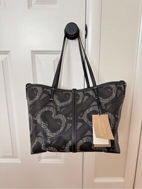 NWT Burberry Canvas Beach Tote Graphite Gray
